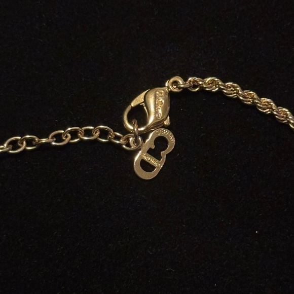 Dior Gold Necklace with Classic Rope Design - Picture 8 of 8